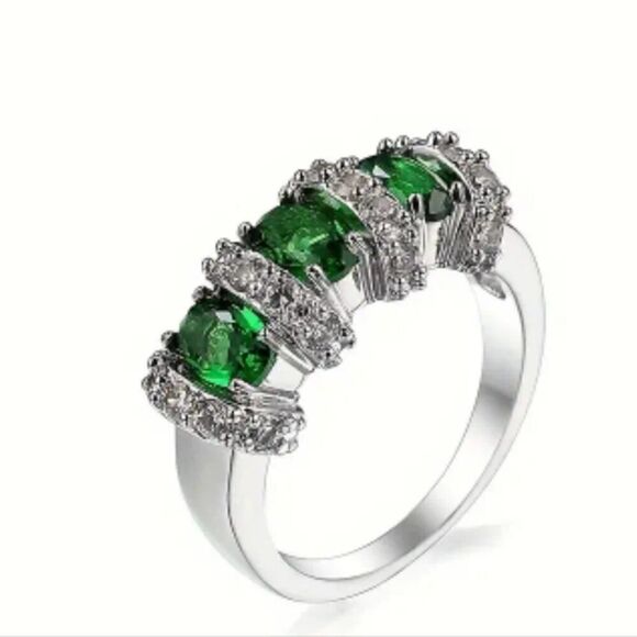 Emerald Green Stone Inspired Statement Ring - Picture 6 of 11